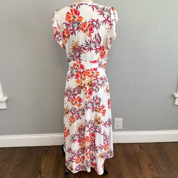 Adelyn Rae Deep Plunge Floral Wrap Dress Size Small EUC - Picture 4 of 7